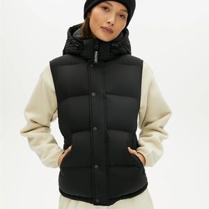 Aritzia SUPER PUFF Vest in Black